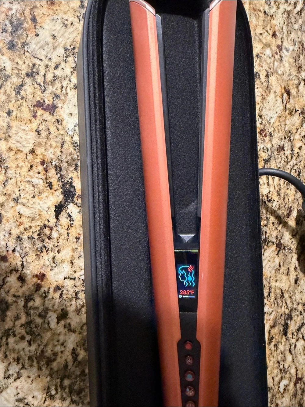 Dyson Amber/RoseGold Special Edition Airstrait Wet-To-Dry Portable Case Included